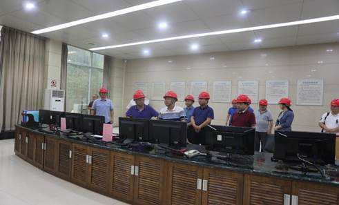 发展集团党委书记、董事长谭建华带队督查分公司防洪防汛工作