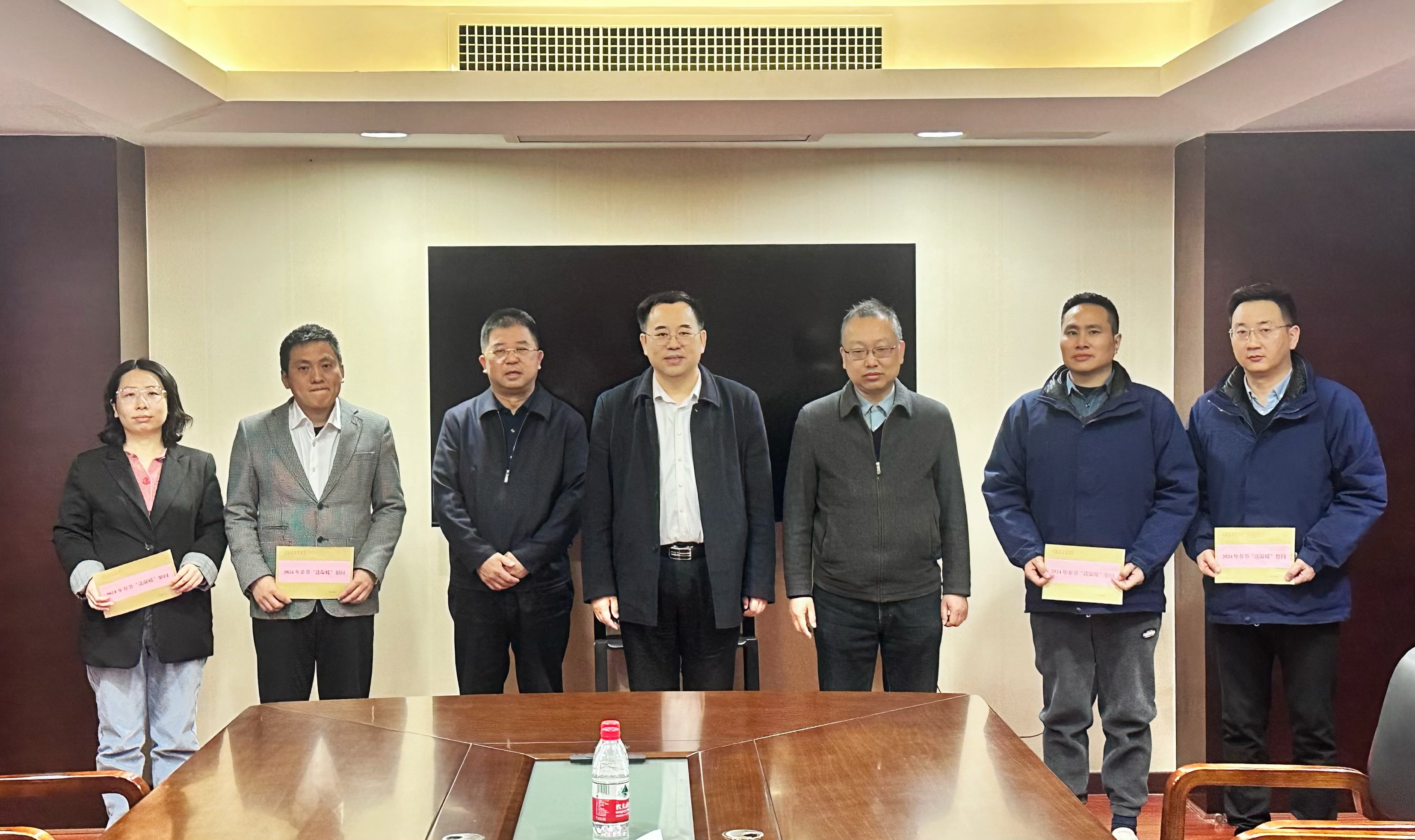 寒冬送温暖，关爱暖人心——湖南发展开展2024年春节“送温暖”走访慰问活动