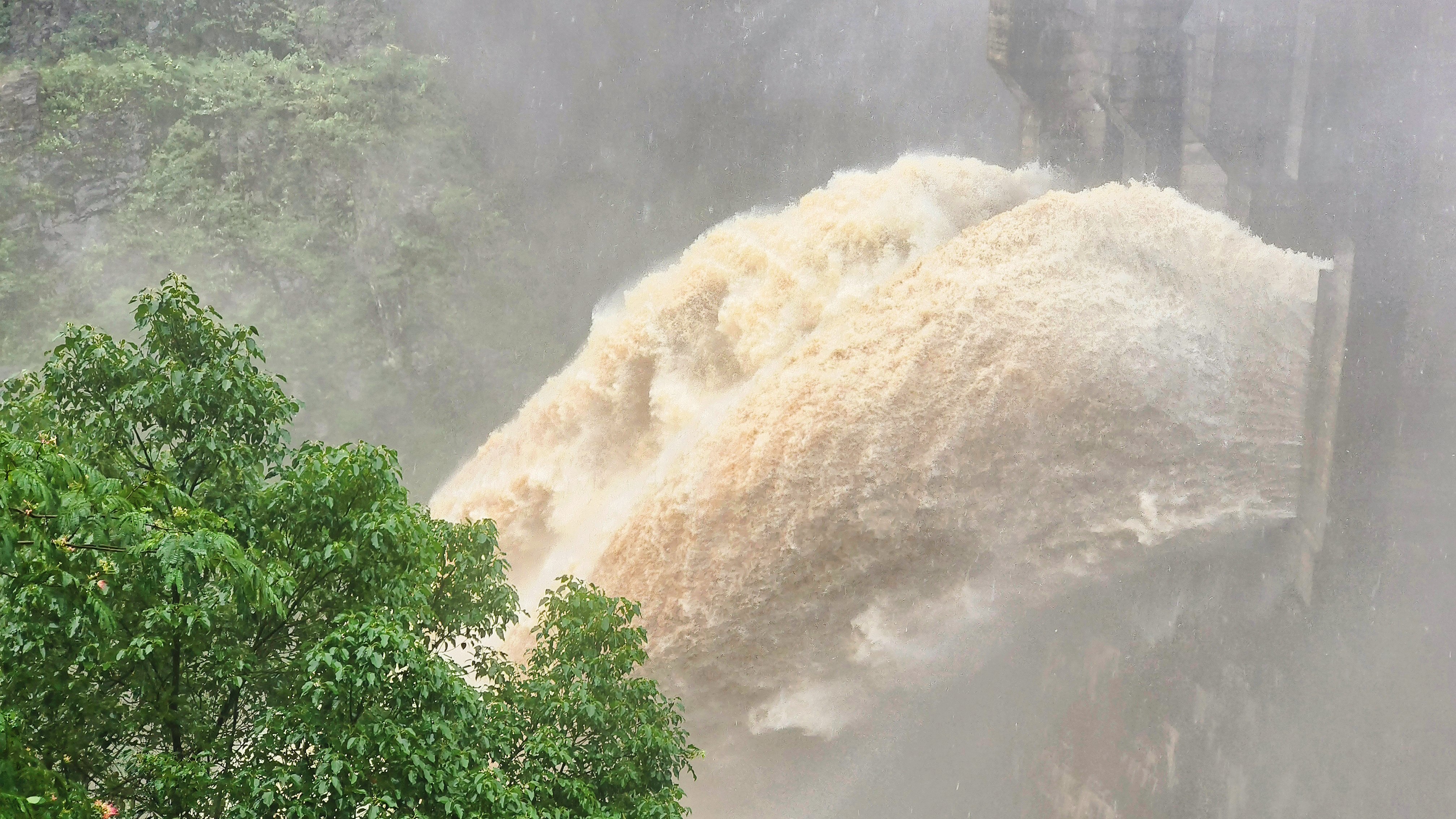 湖南发展丨闻“汛”而动，筑牢防汛“安全墙”